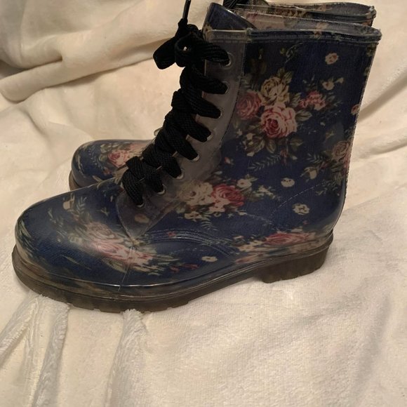 EUC Forever 21 Floral Lace Up Combat Boot Size 8 - Picture 2 of 6
